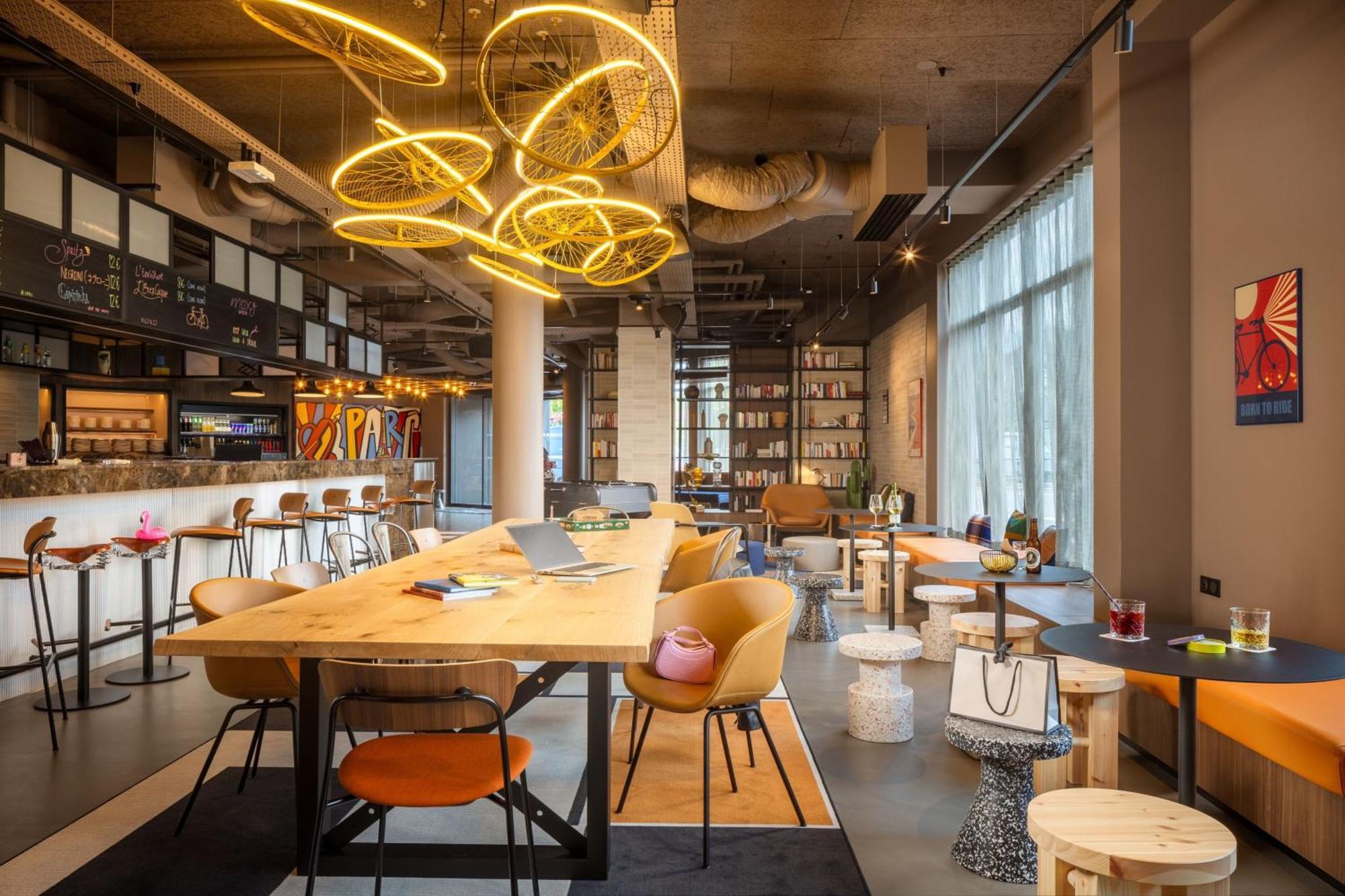 Moxy Paris Clamart Exteriör bild