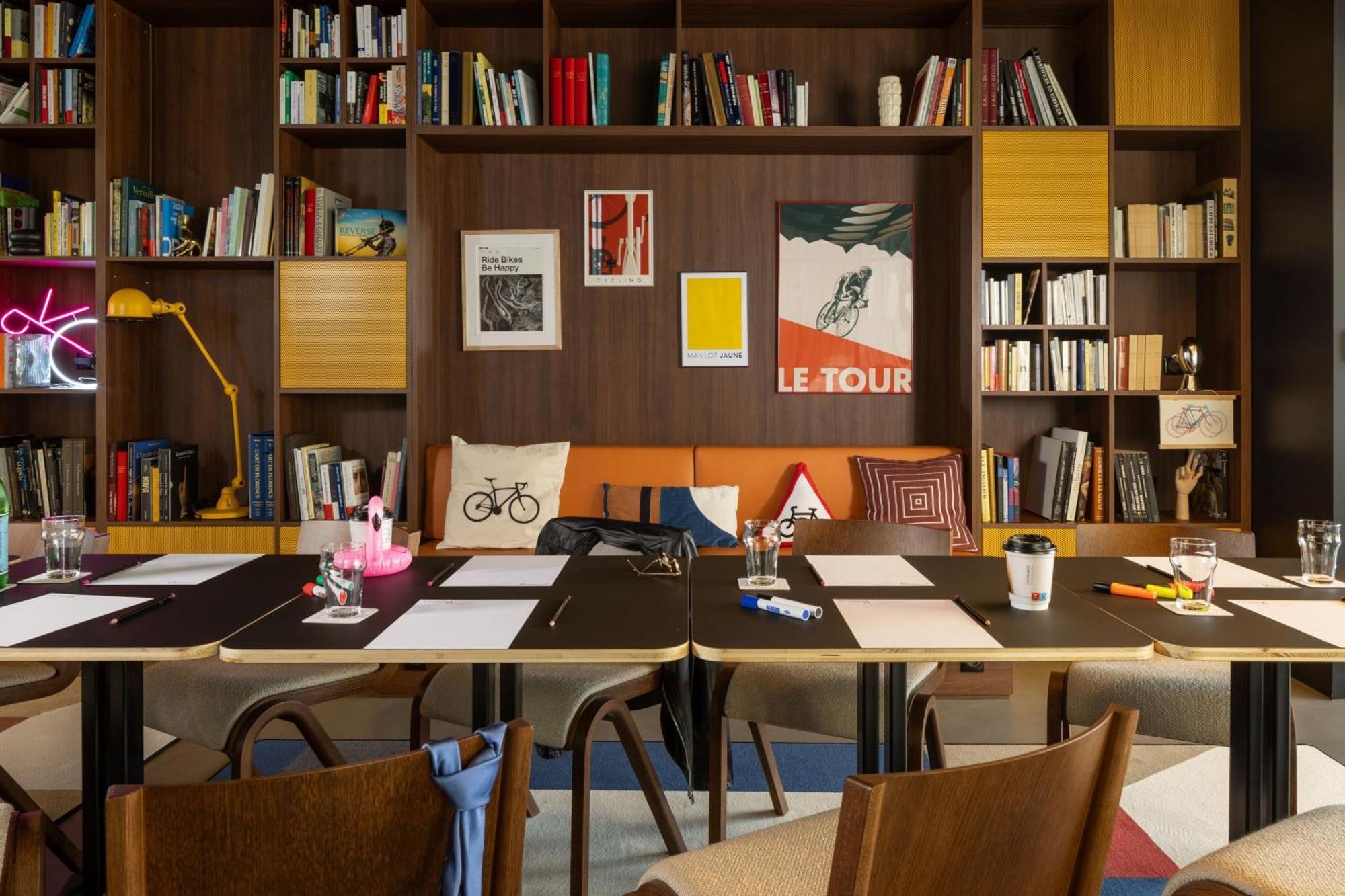 Moxy Paris Clamart Exteriör bild