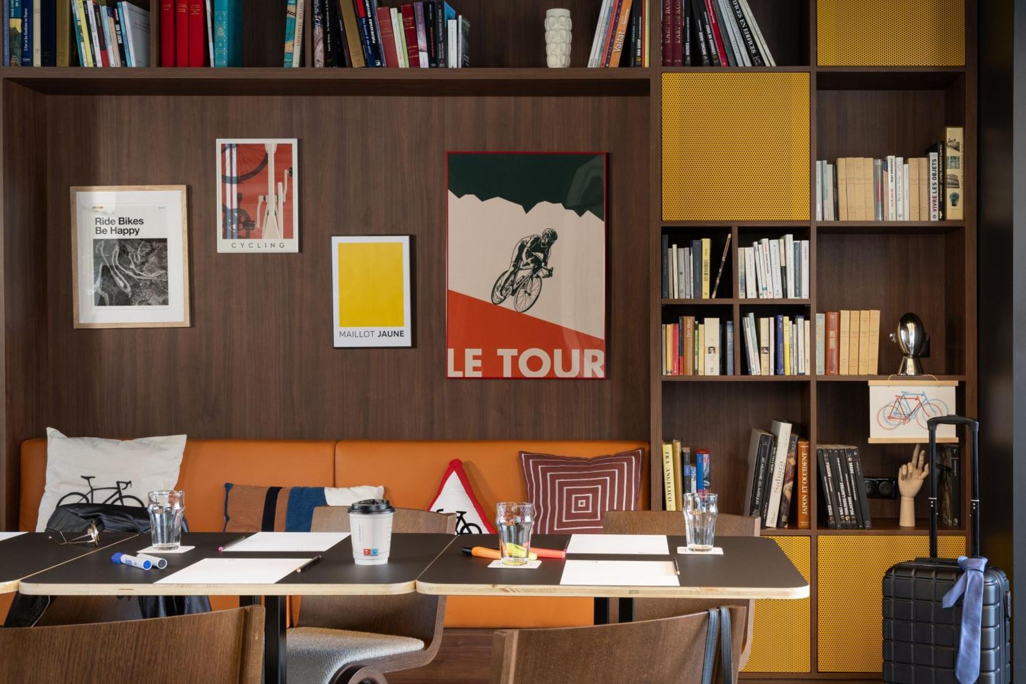 Moxy Paris Clamart Exteriör bild