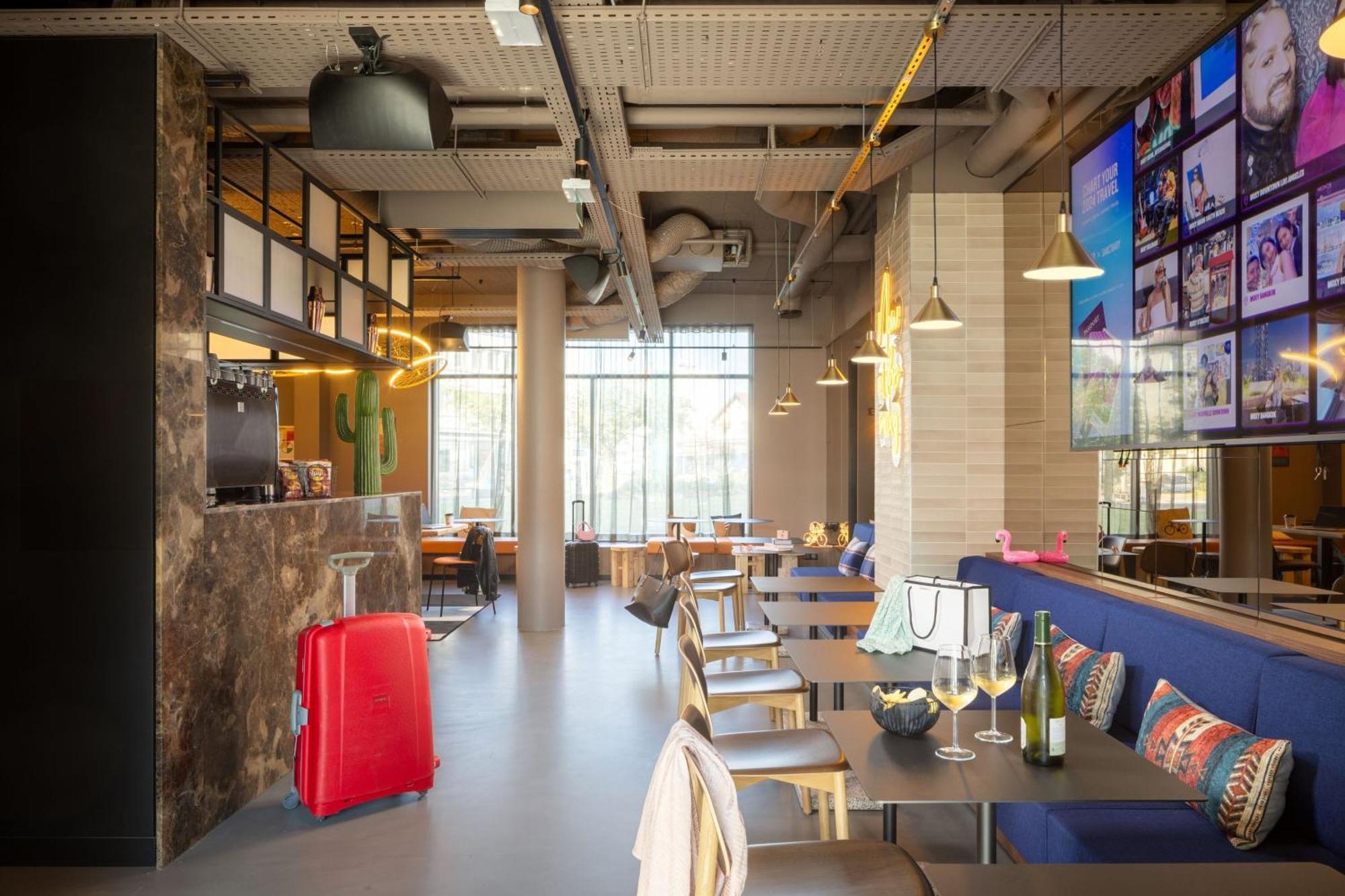Moxy Paris Clamart Exteriör bild