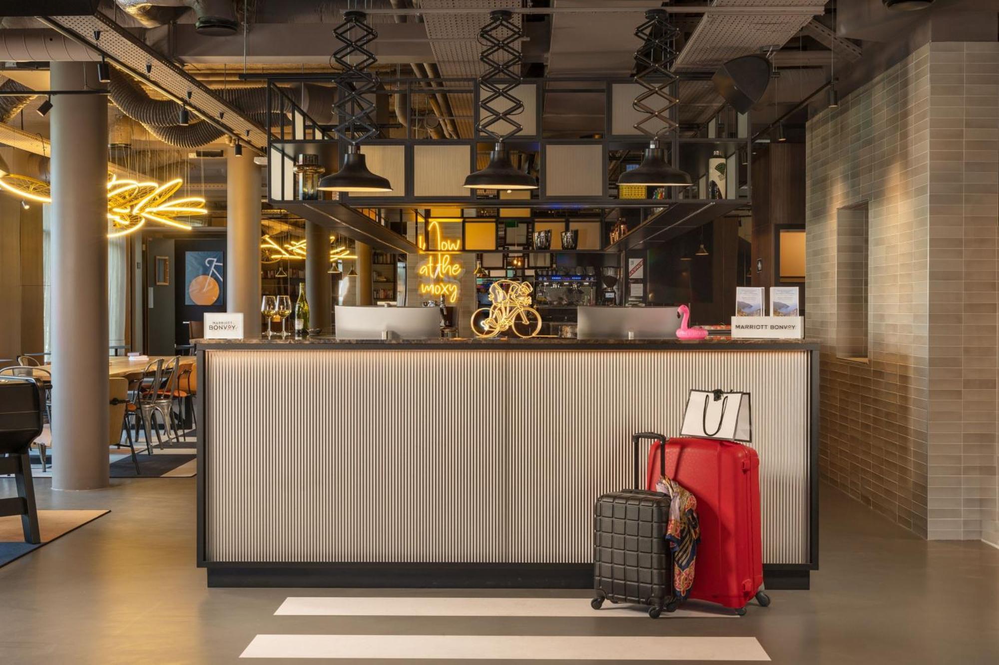 Moxy Paris Clamart Exteriör bild