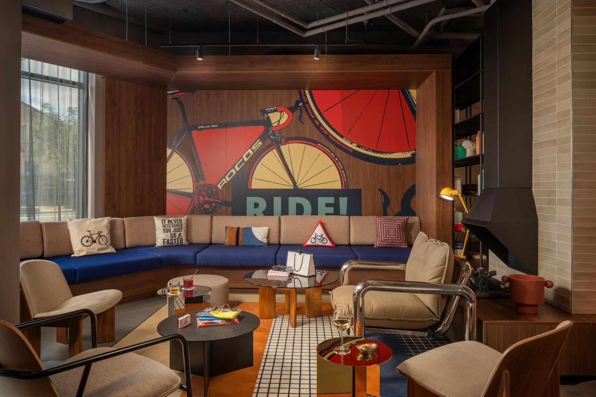 Moxy Paris Clamart Exteriör bild