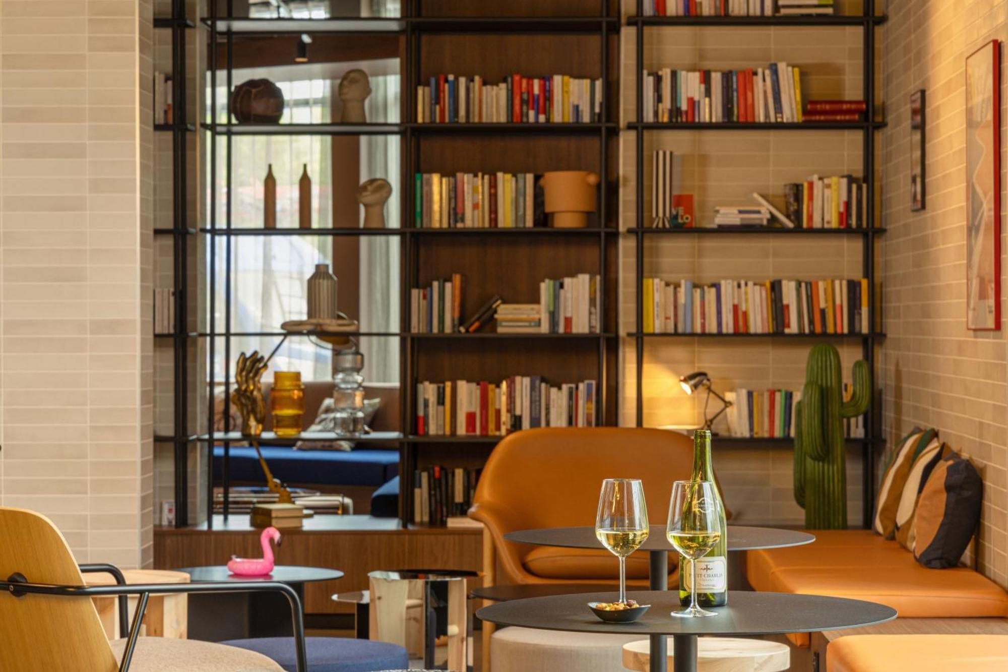 Moxy Paris Clamart Exteriör bild