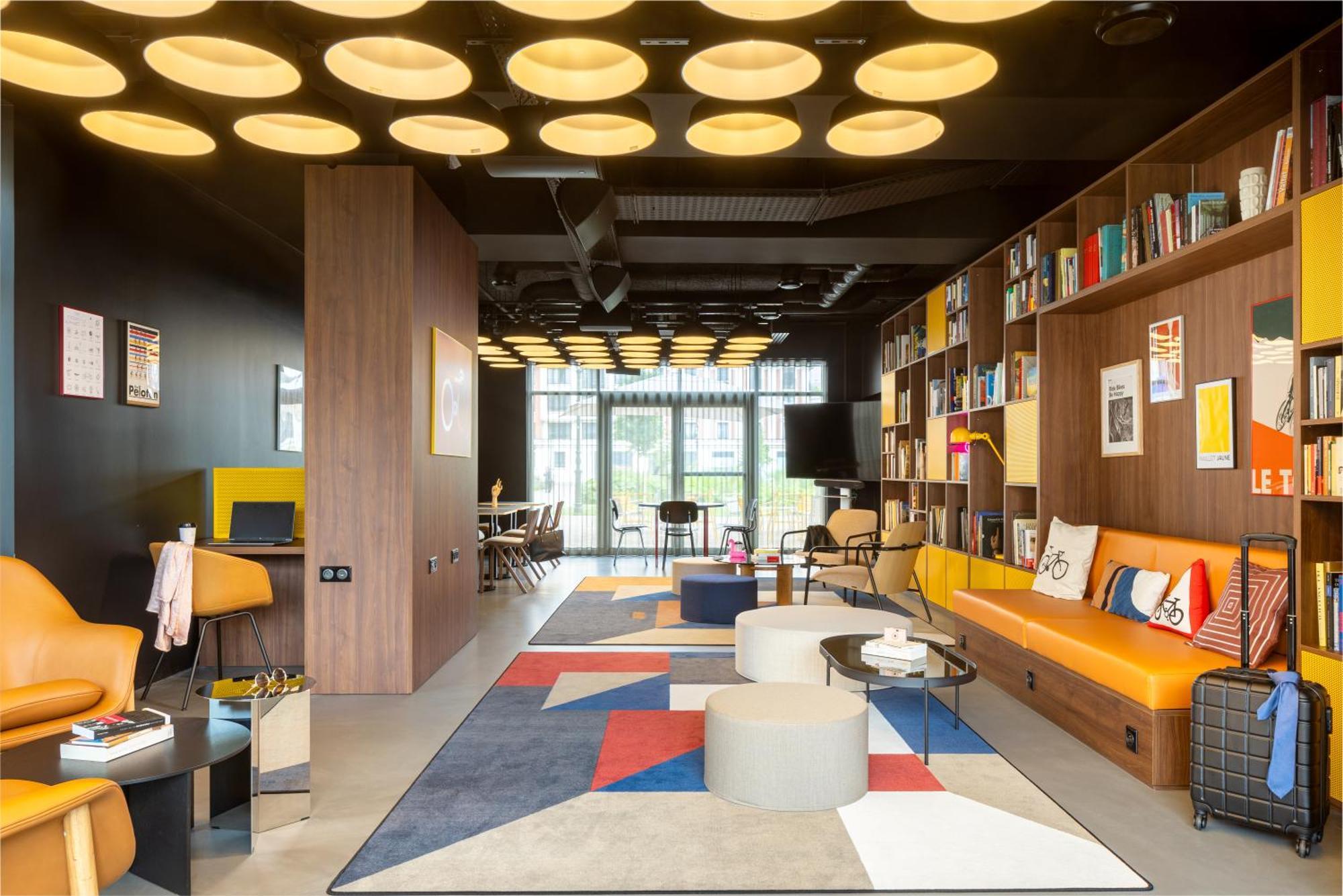Moxy Paris Clamart Exteriör bild