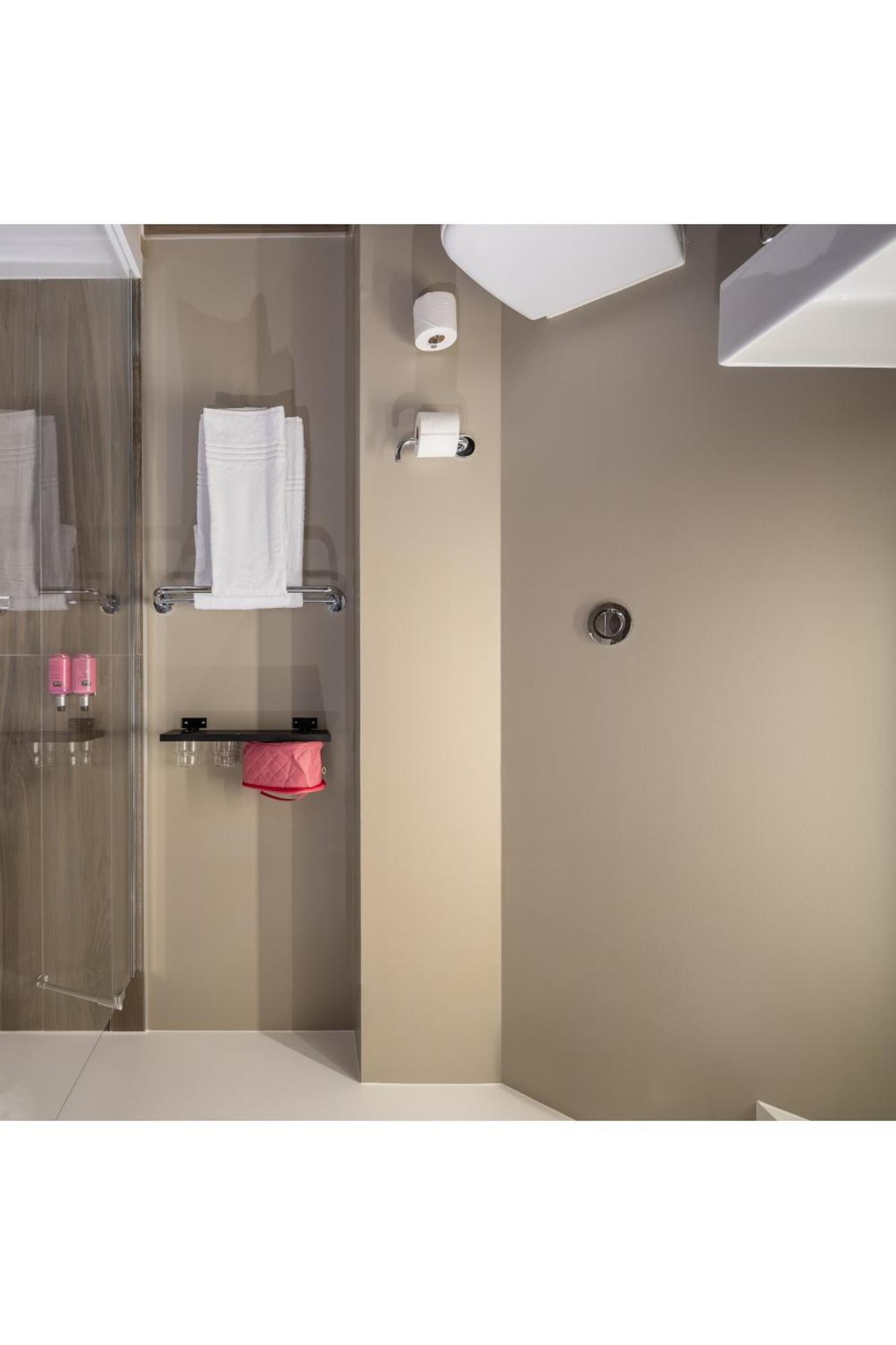 Moxy Paris Clamart Exteriör bild